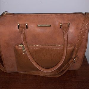 Brown medium size shoulder bag